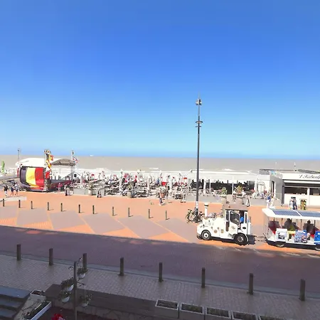 Located Next To The Casino Lägenhet